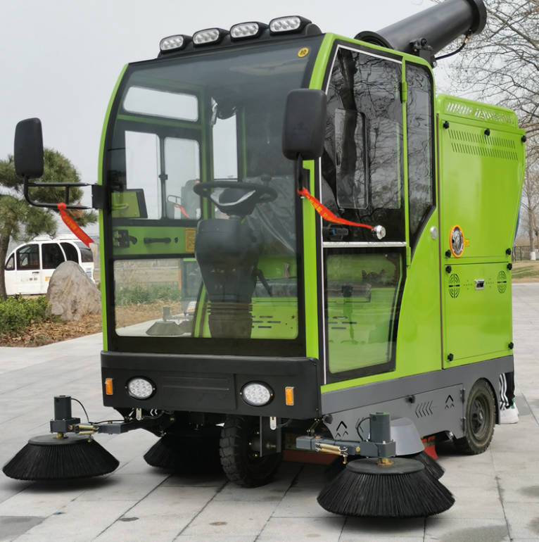 九龙城道路清洁广泛应用电动环卫清扫车